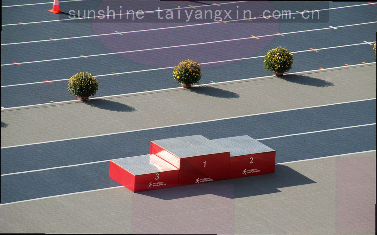 抽象查询界面示意，半透明数据图层覆盖暖色底，逐条列出时间、批次、状态与说明